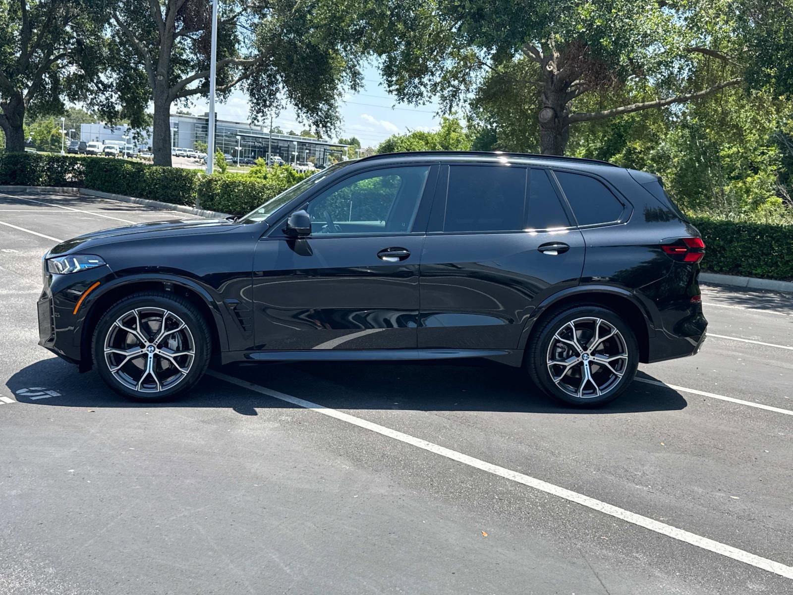 Certified 2025 BMW X5 xDrive40i w/ M Sport Package image 7