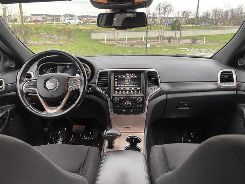 Used 2015 Jeep Grand Cherokee Laredo w/ Quick Order Package 23E image 32