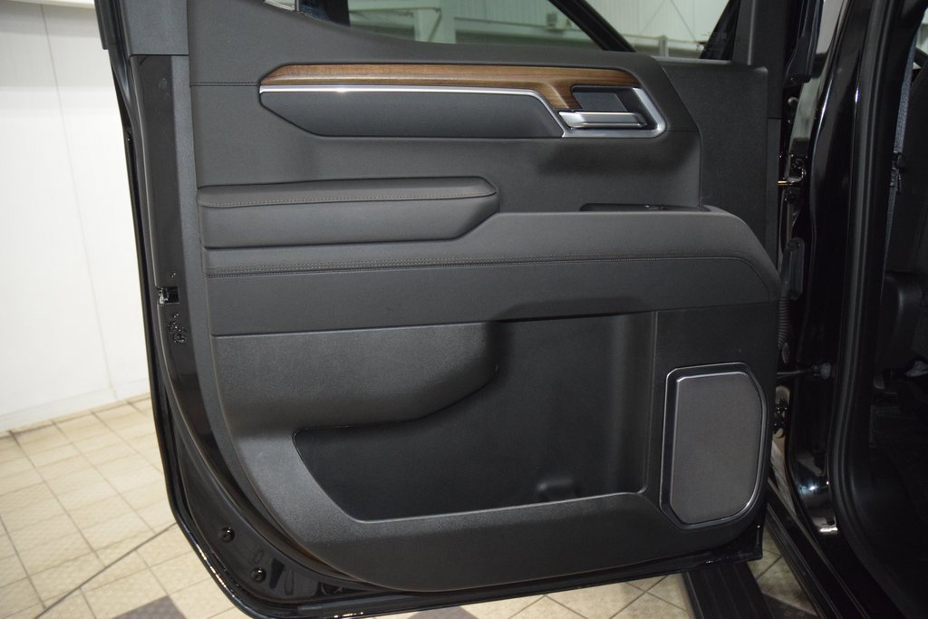 Used 2025 Chevrolet Silverado 1500 High Country w/ Midnight Edition image 44