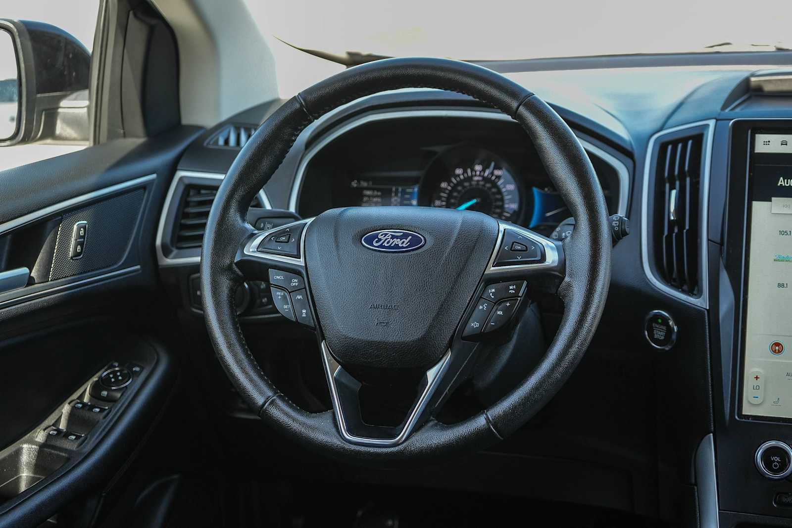 Used 2021 Ford Edge SEL w/ Cargo Accessory Package AWD/4WD image 17