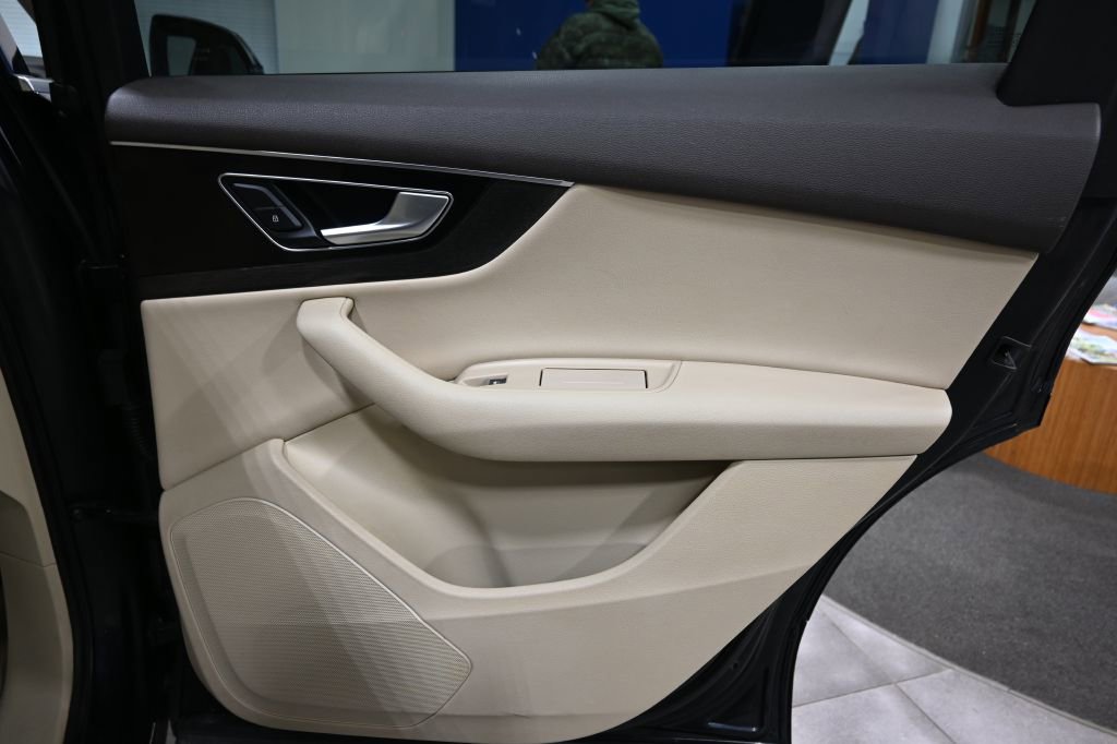 Used 2018 Audi Q7 3.0T Premium image 17