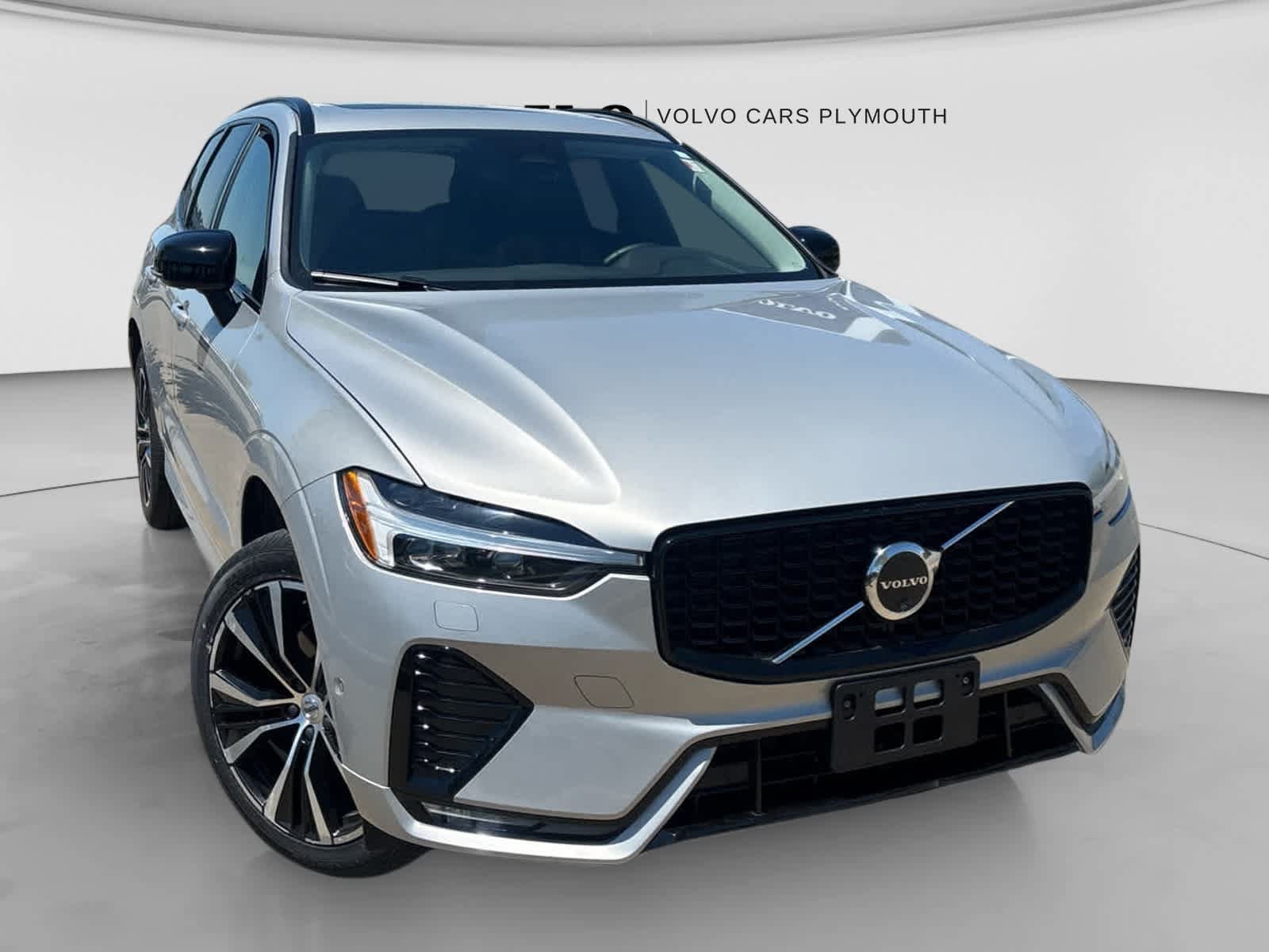Used 2025 Volvo XC60 B5 Plus AWD/4WD image 2
