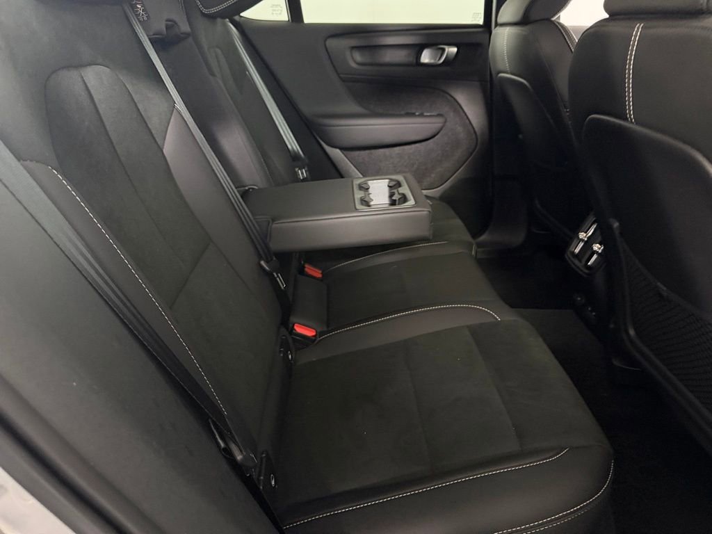 Used 2023 Volvo C40 P8 Recharge Ultimate w/ Protection Package Premier image 31