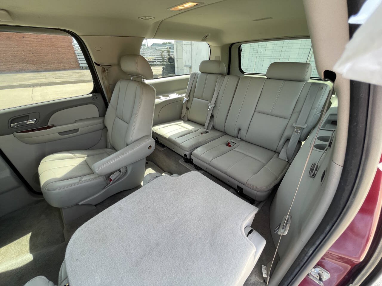 Used 2010 Chevrolet Suburban LT AWD/4WD image 22