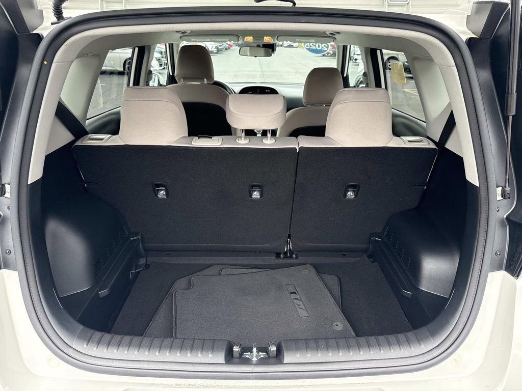 Used 2025 Kia Soul LX w/ LX Technology Package FWD image 6