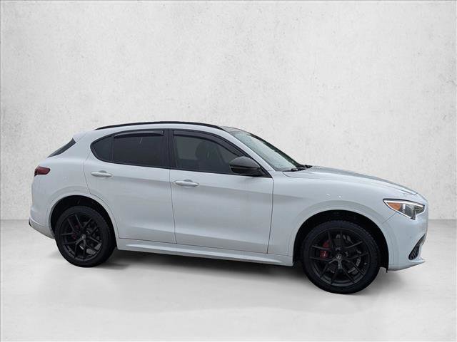 Used 2020 Alfa Romeo Stelvio Sport w/ Quick Order Package 22K Sport RWD image 4