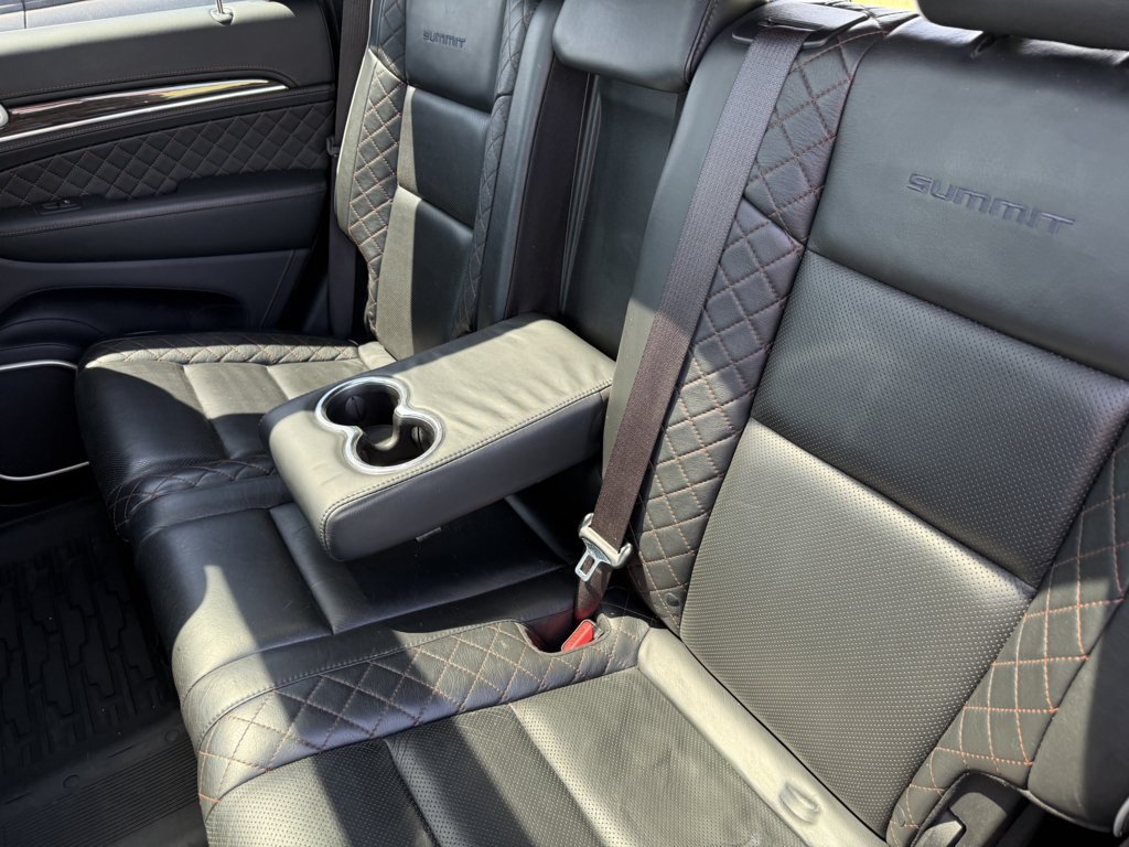Used 2020 Jeep Grand Cherokee Summit AWD/4WD image 14