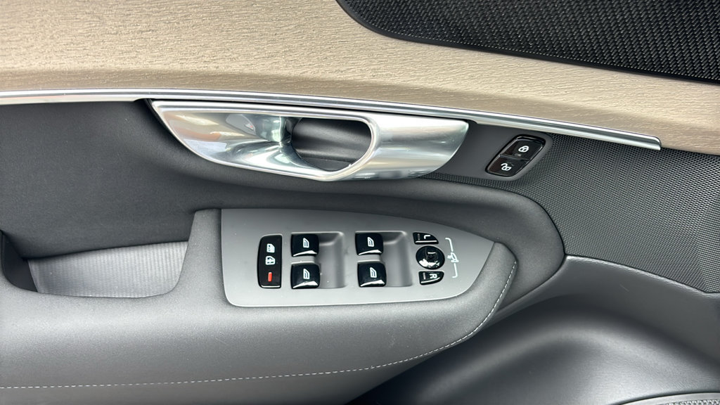 New 2027 Volvo XC90 B6 Plus AWD/4WD image 14
