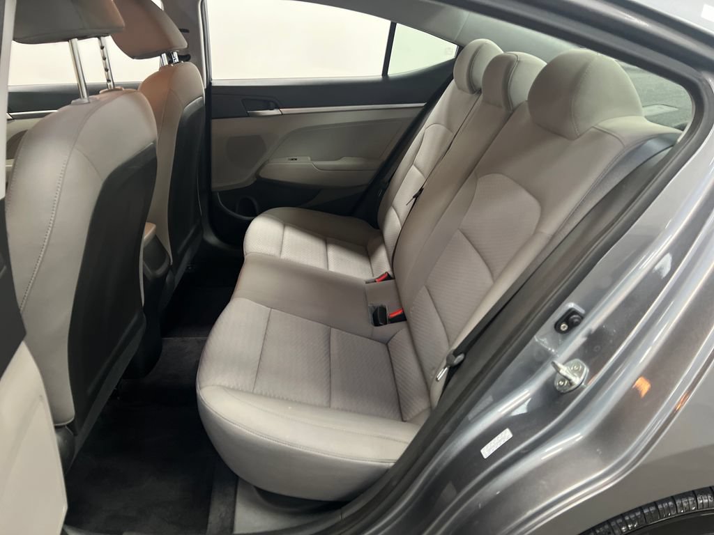 Used 2019 Hyundai Elantra SE FWD image 26
