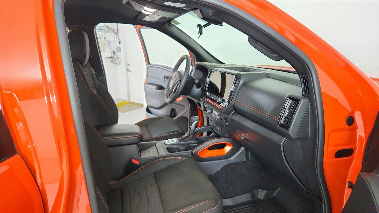 Used 2026 Nissan Frontier PRO-4X w/ Pro-4x Convenience Package AWD/4WD image 22