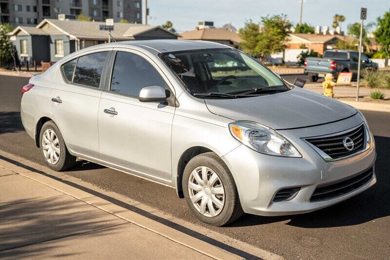 Used 2012 Nissan Versa SV w/ Convenience Pkg FWD image 7