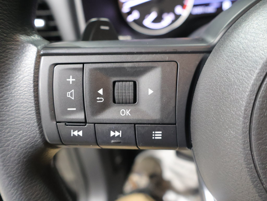 Used 2023 Nissan Rogue S AWD/4WD image 33