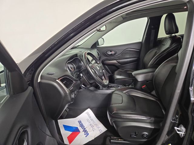 Used 2019 Jeep Cherokee Latitude Plus w/ Comfort/Convenience Group image 13