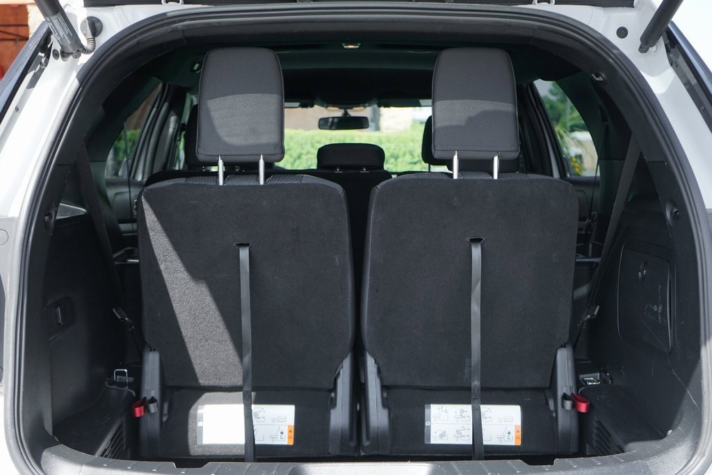 Used 2019 Ford Explorer XLT w/ Equipment Group 201A image 10