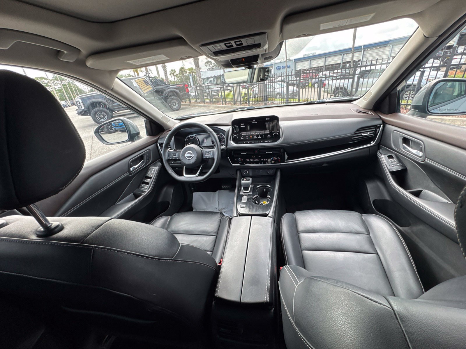 Used 2022 Nissan Rogue SL w/ SL Premium Package FWD image 18