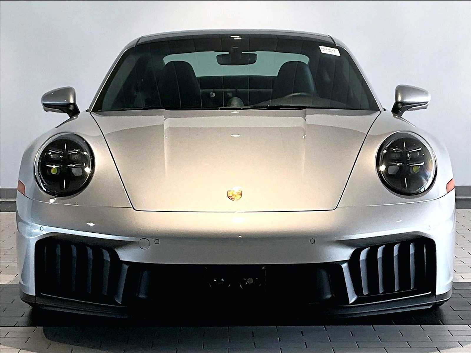 Used 2025 Porsche 911 Carrera 4 GTS image 13