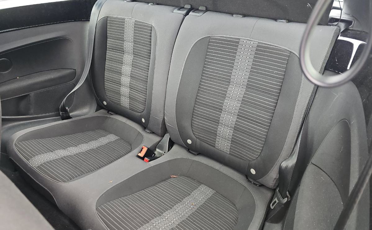 Used 2013 Volkswagen Beetle 2.0T image 12