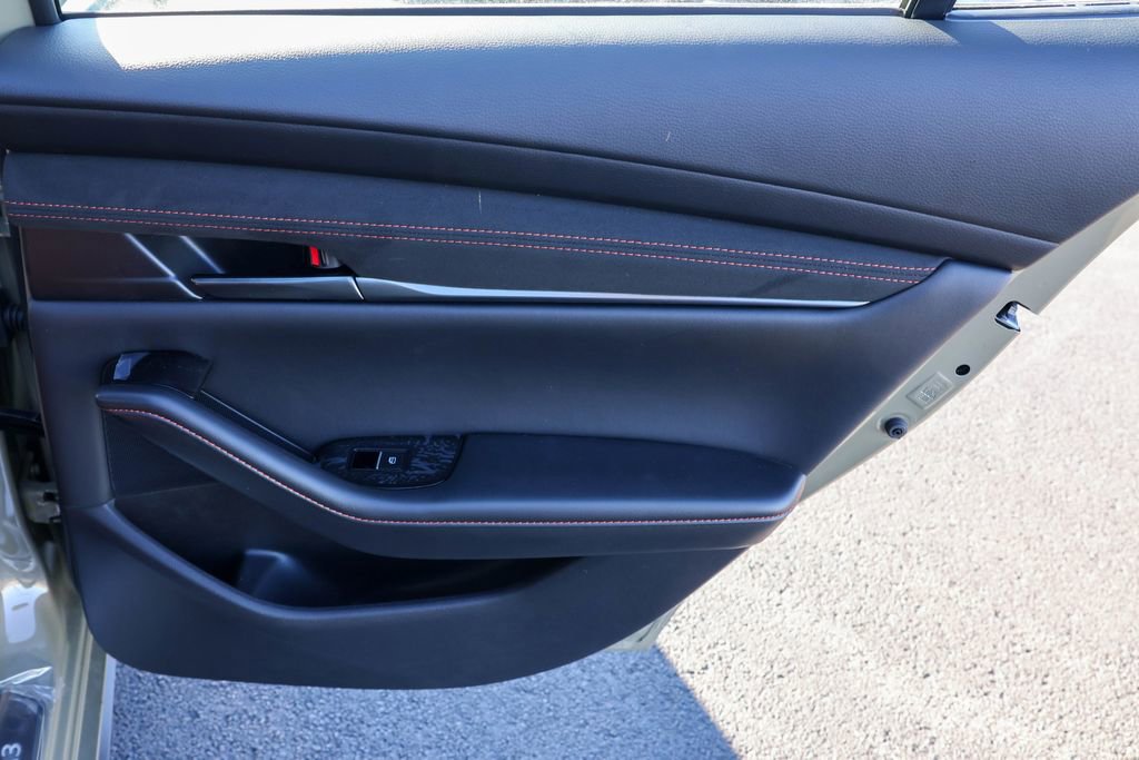 Used 2025 MAZDA MAZDA3 s image 33