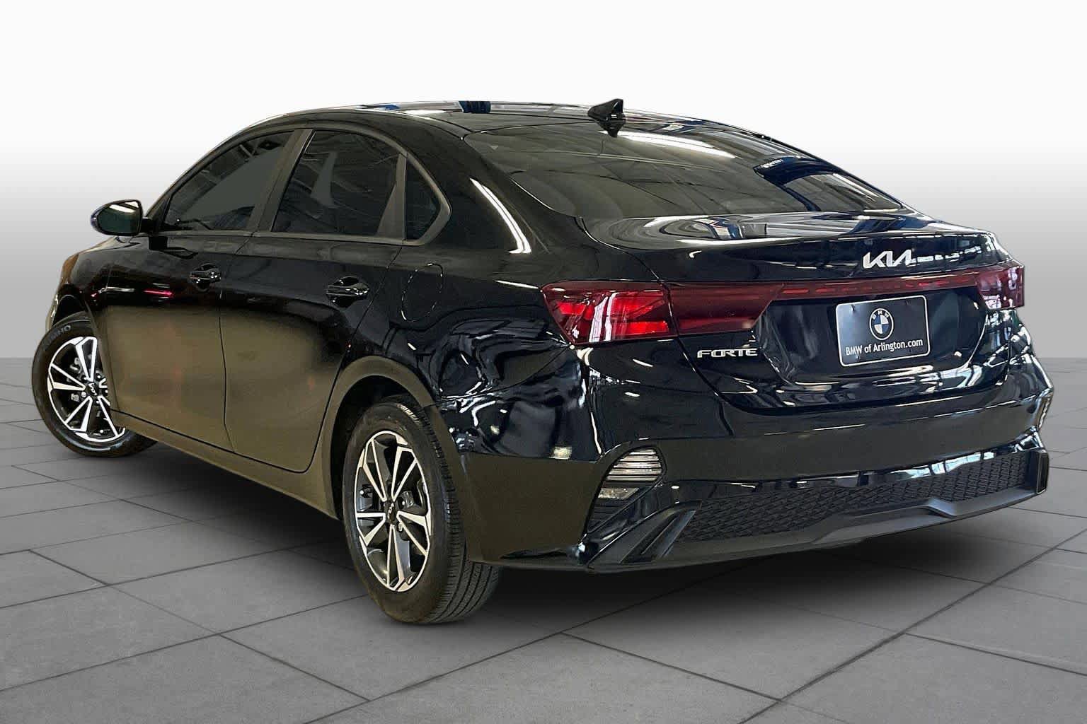 Used 2022 Kia Forte LXS w/ LXS Technology Package FWD image 11