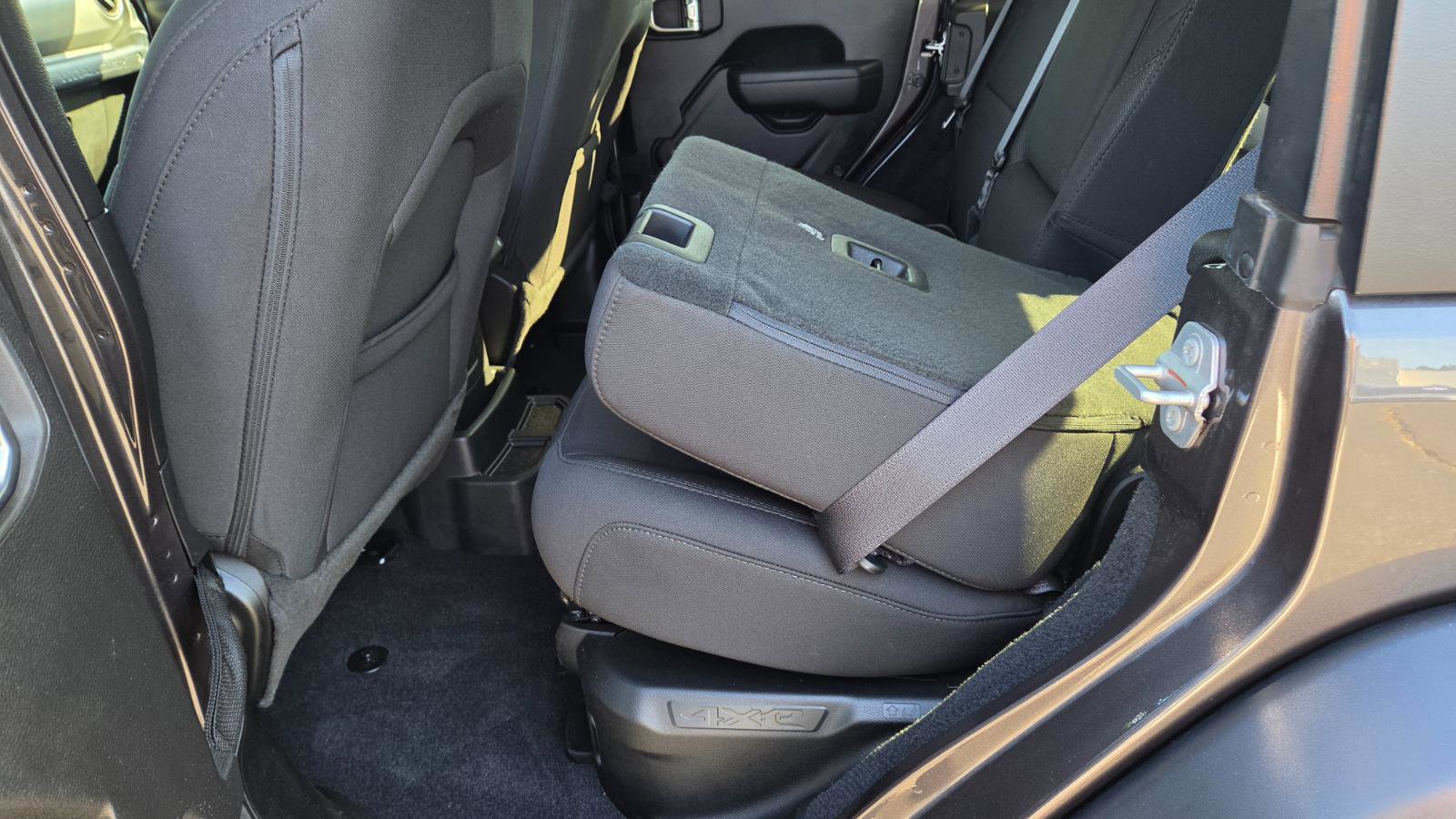 Used 2023 Jeep Wrangler Unlimited w/ Cold Weather Group image 52