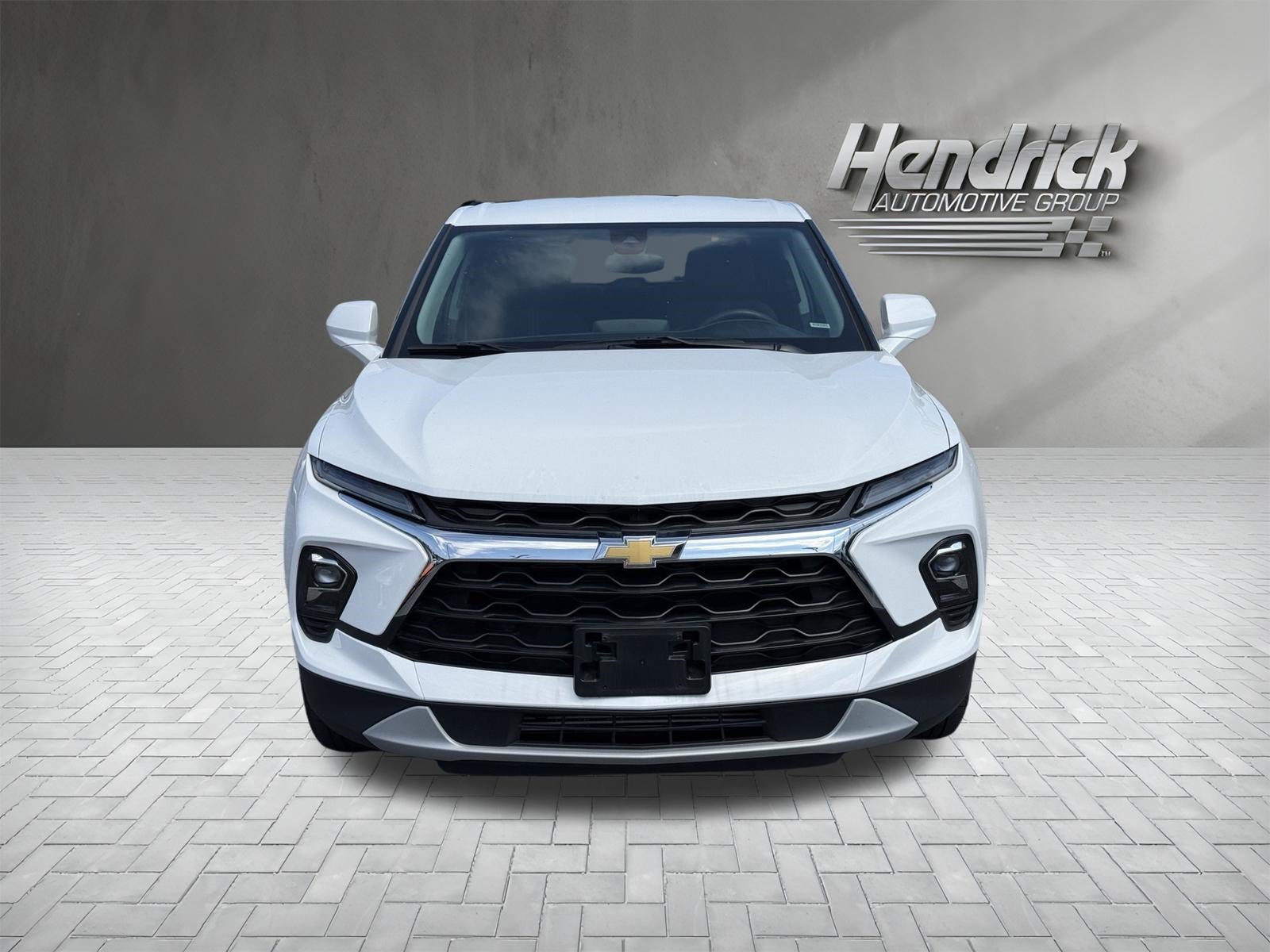 Used 2025 Chevrolet Blazer LT FWD image 3