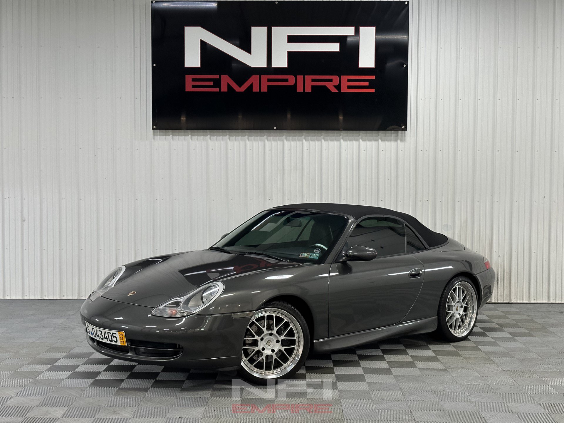 Used 2000 Porsche 911 Cabriolet image 2