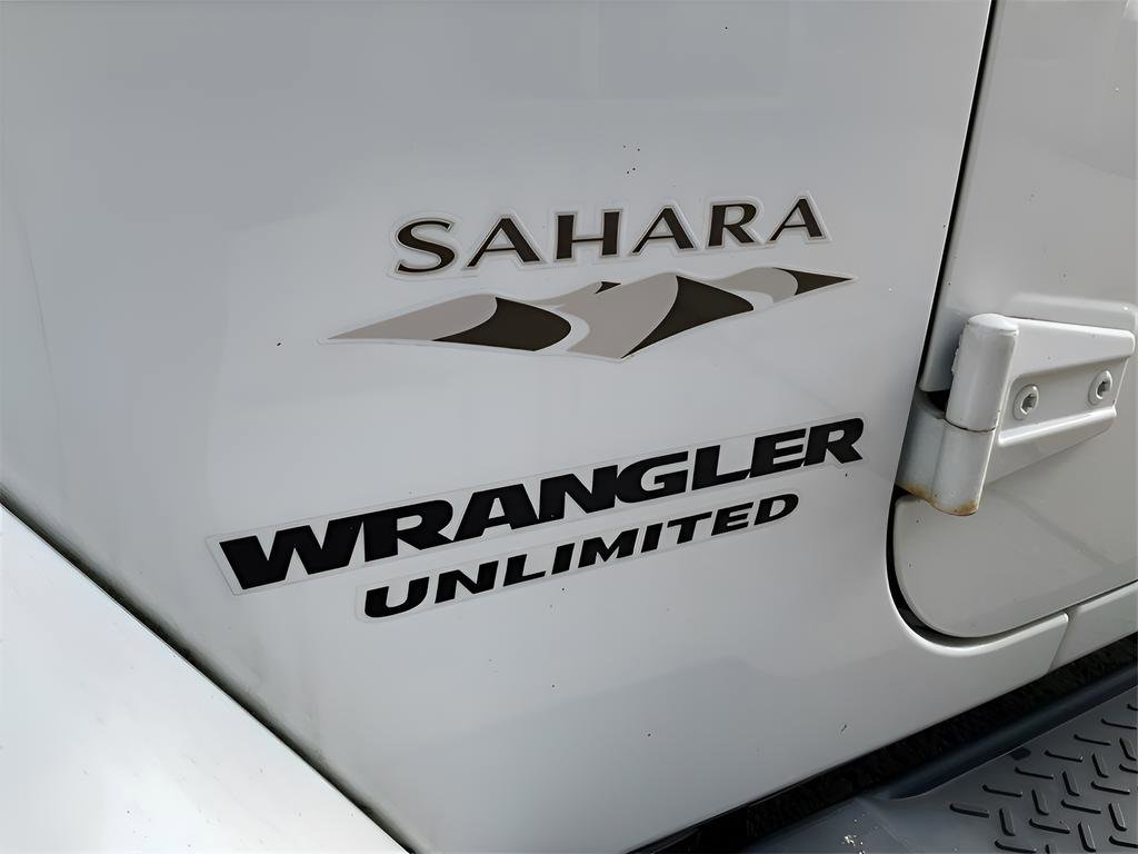 Used 2016 Jeep Wrangler Unlimited Sahara w/ Connectivity Group image 10