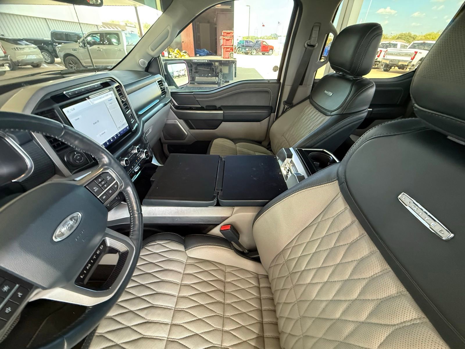 Used 2023 Ford F150 Limited image 23