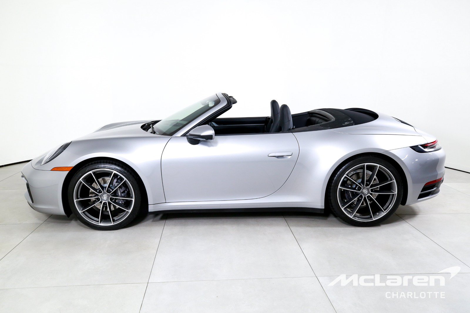 Used 2023 Porsche 911 Carrera w/ Premium Package RWD image 6