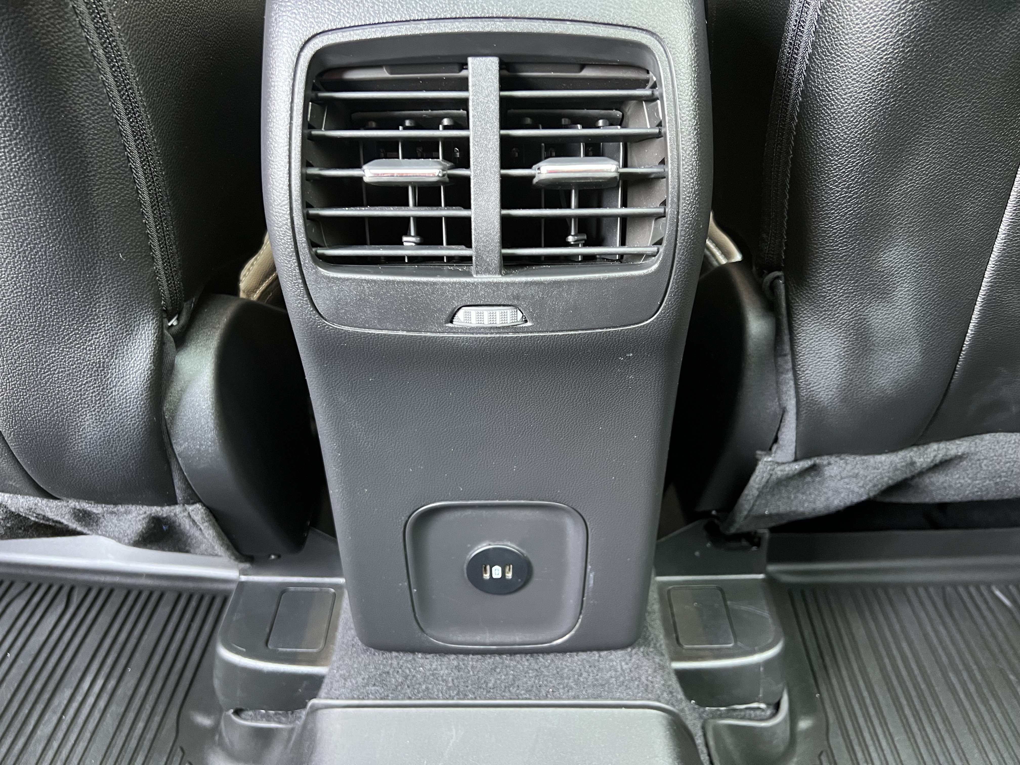 Used 2023 Ford Escape Platinum w/ Premium Technology Package AWD/4WD image 42