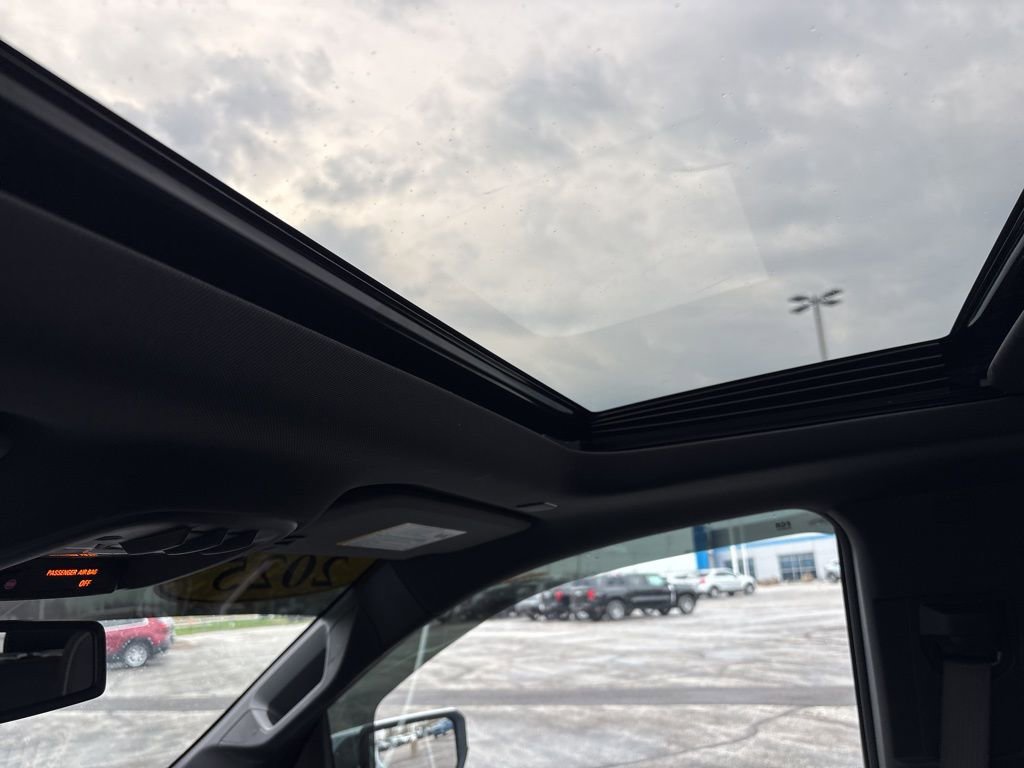 Used 2025 GMC Canyon Denali image 27