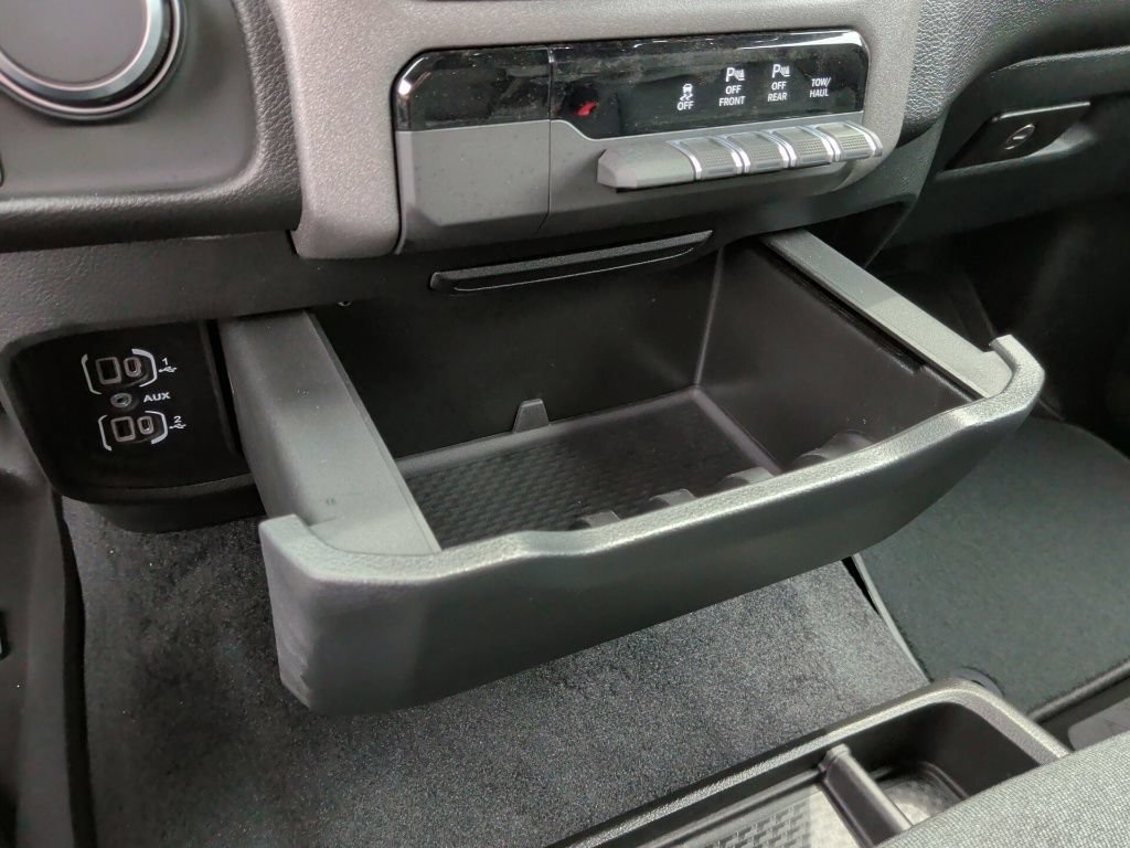 New 2026 RAM 1500 Express RWD image 31