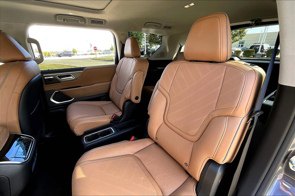 New 2026 INFINITI QX80 Luxe w/ Cargo Package image 10