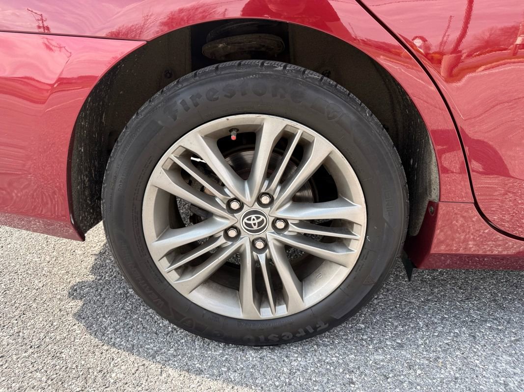 Used 2016 Toyota Camry SE image 30