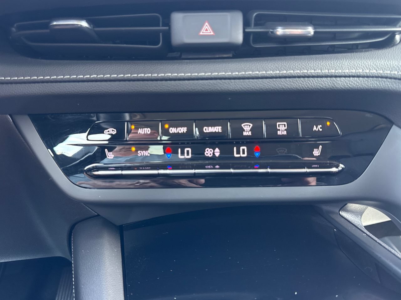 Used 2023 Buick Envision Preferred AWD/4WD image 20