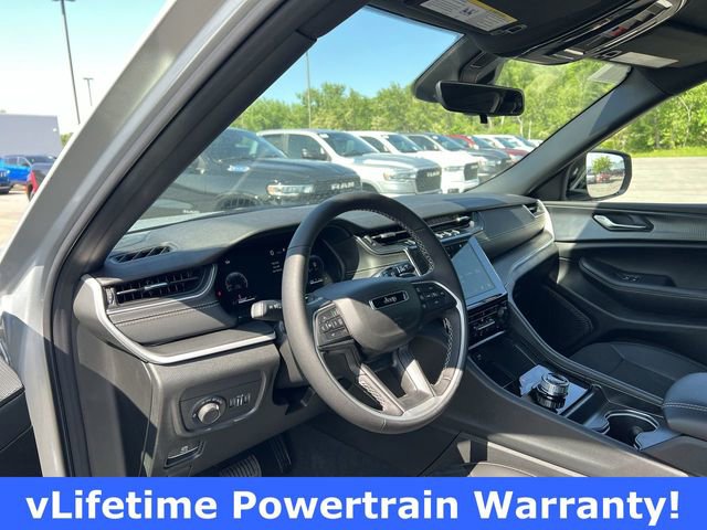 New 2025 Jeep Grand Cherokee L Laredo image 10