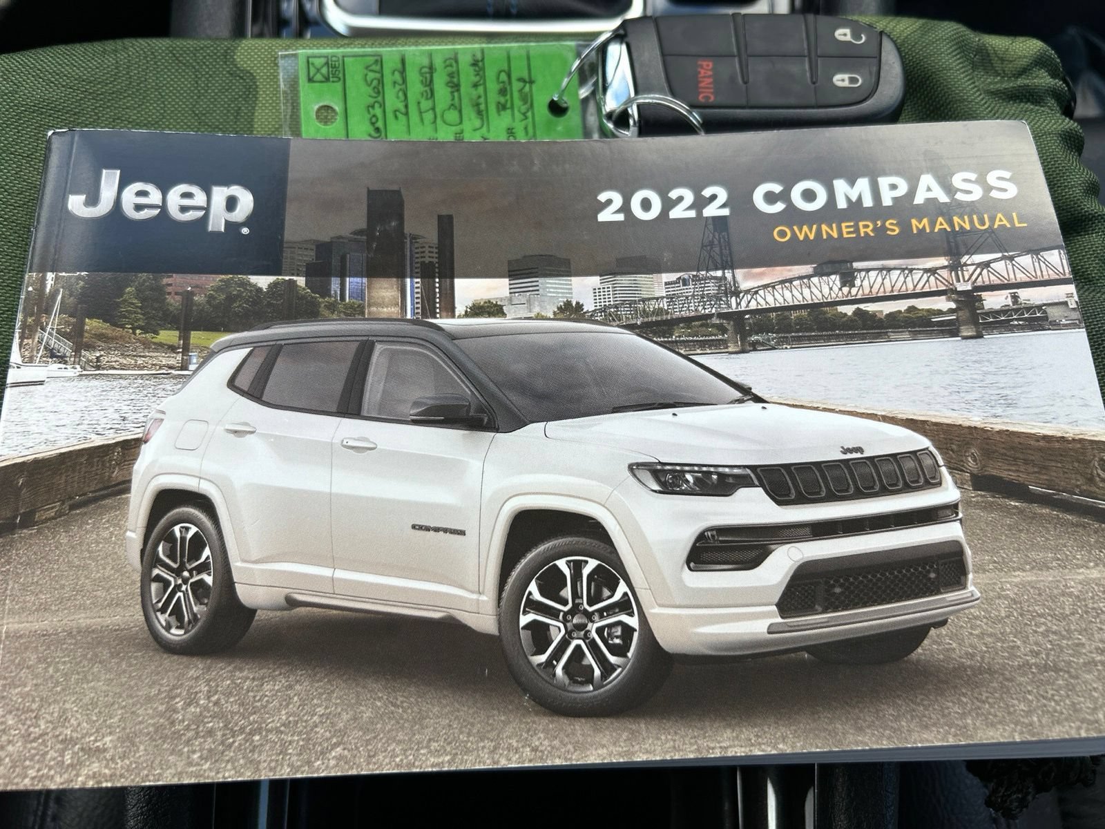 Used 2022 Jeep Compass Latitude AWD/4WD image 19