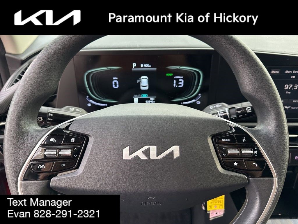 Used 2023 Kia Niro LX image 28