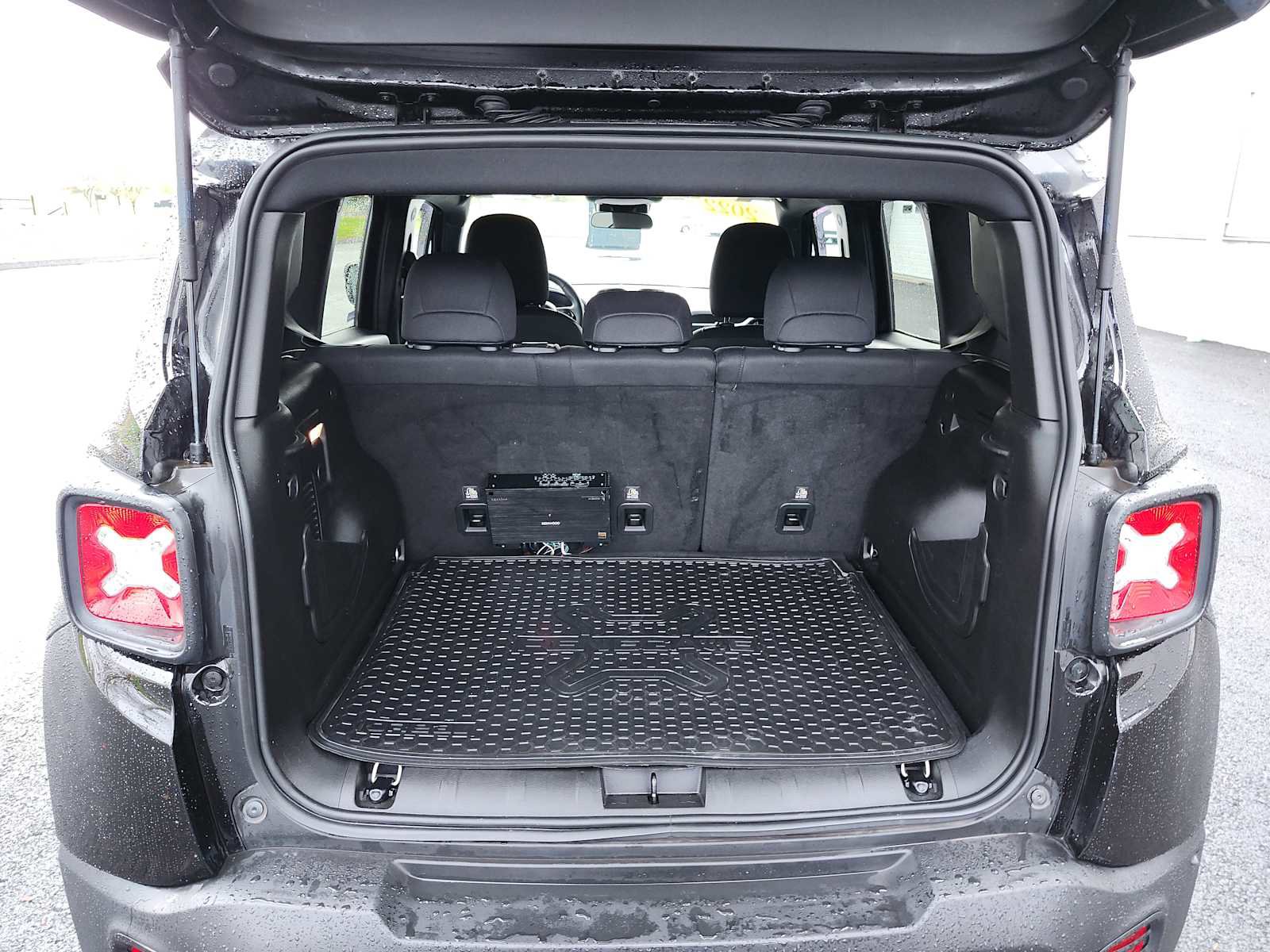 Used 2022 Jeep Renegade Altitude image 16