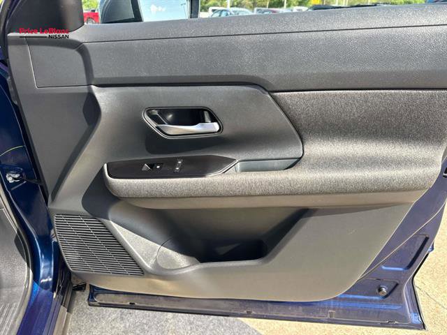 Used 2025 Nissan Kicks SV image 26