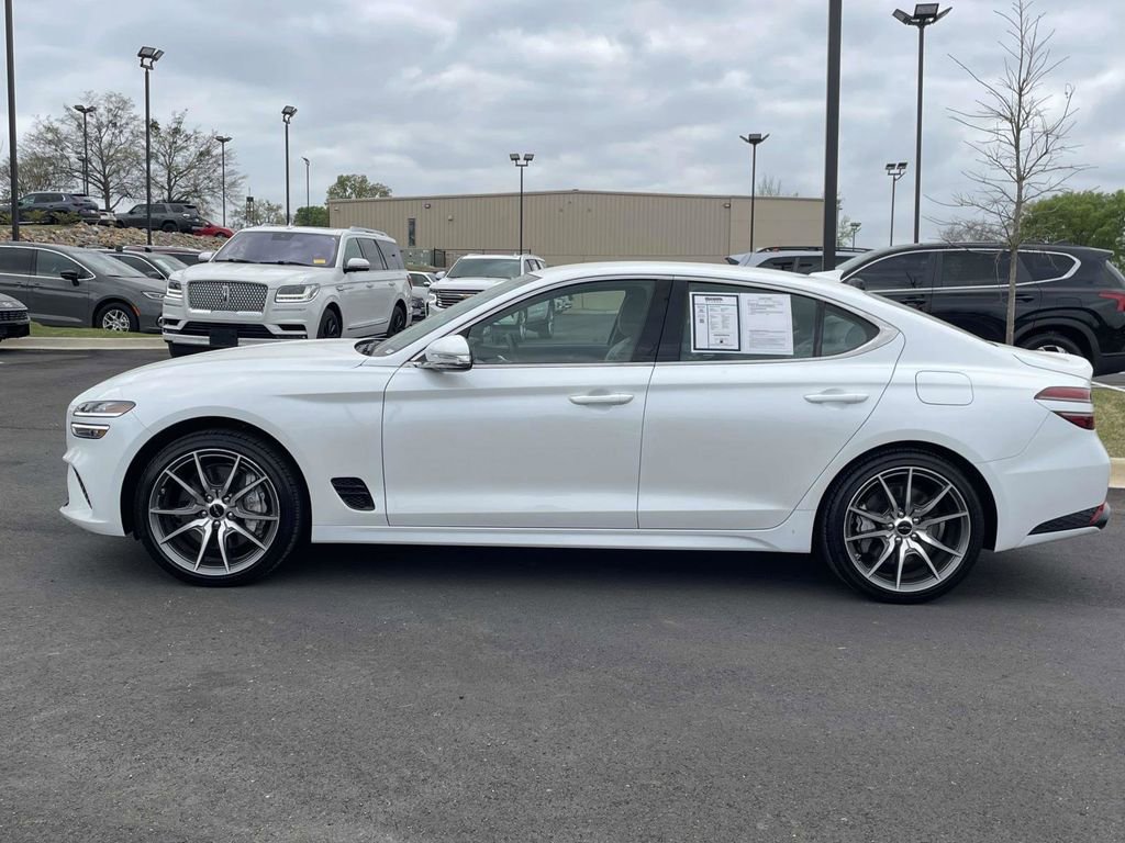 Used 2025 Genesis G70 2.5T image 6