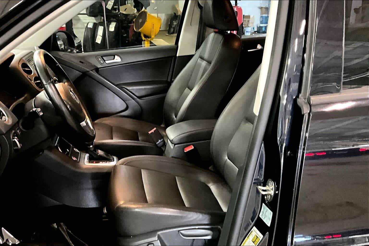 Used 2017 Volkswagen Tiguan S AWD/4WD image 9