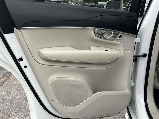 Used 2020 Volvo XC90 T6 Momentum w/ Protection Package Premier AWD/4WD image 18