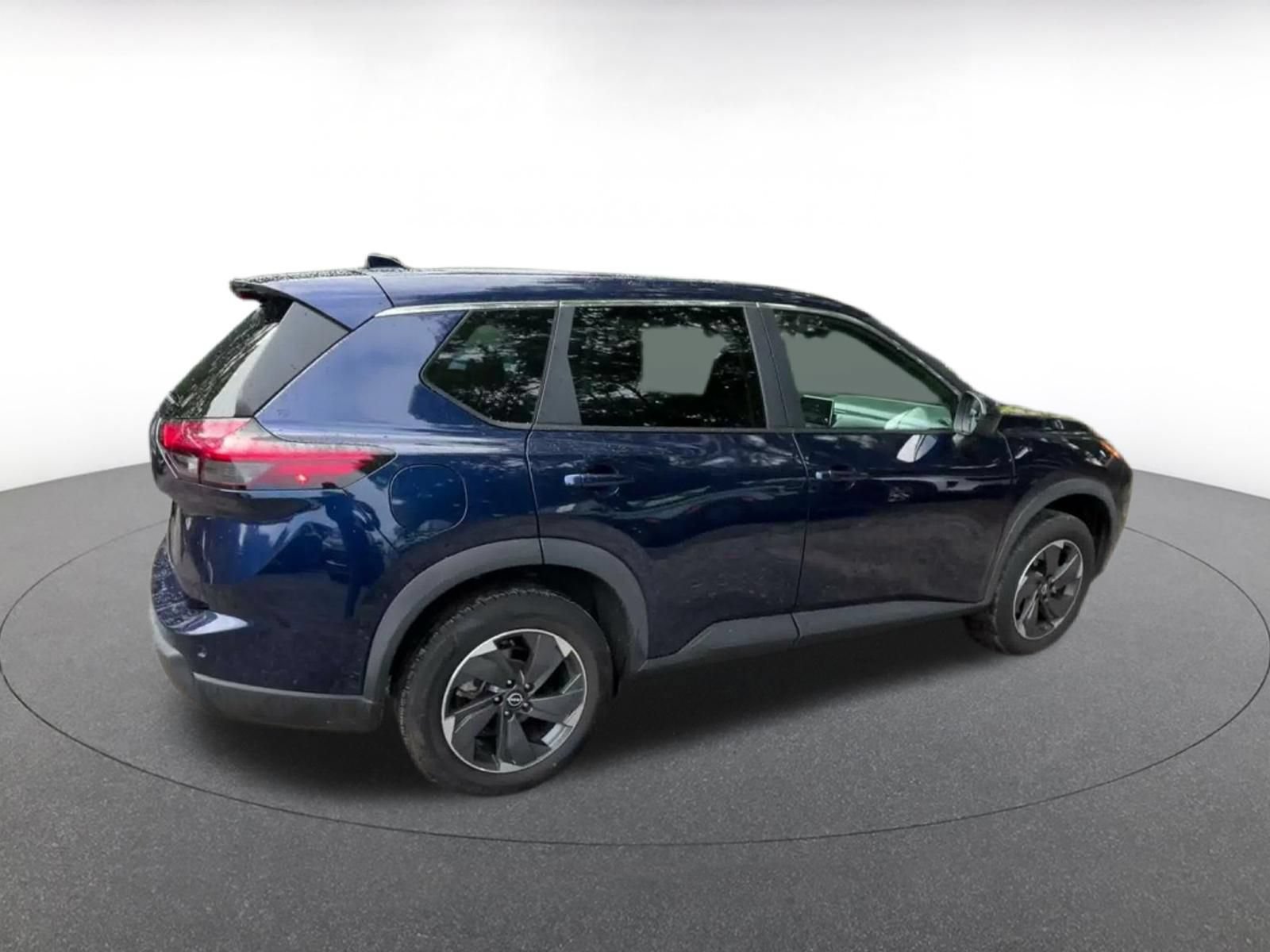 Used 2025 Nissan Rogue SV FWD image 14