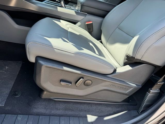 New 2025 Ford F150 Lightning Flash AWD/4WD image 7