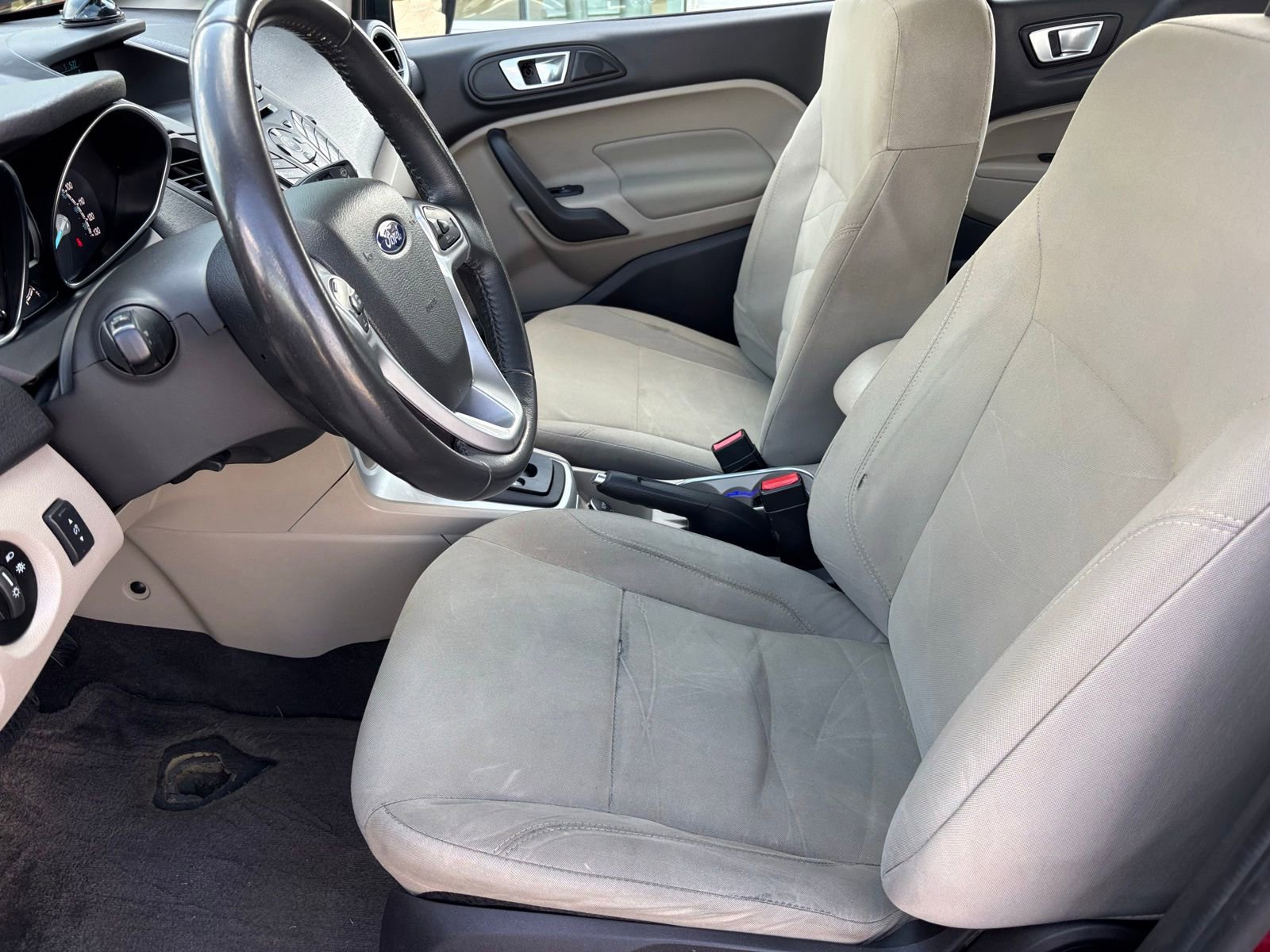 Used 2016 Ford Fiesta SE FWD image 14