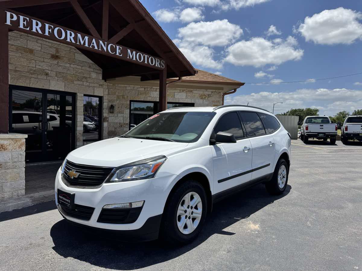 Used 2017 Chevrolet Traverse LS FWD image 1