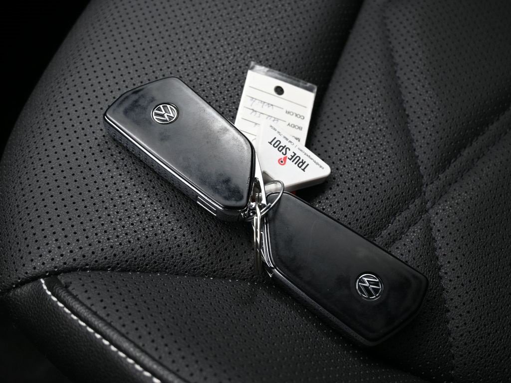 Used 2024 Volkswagen Atlas SE image 28