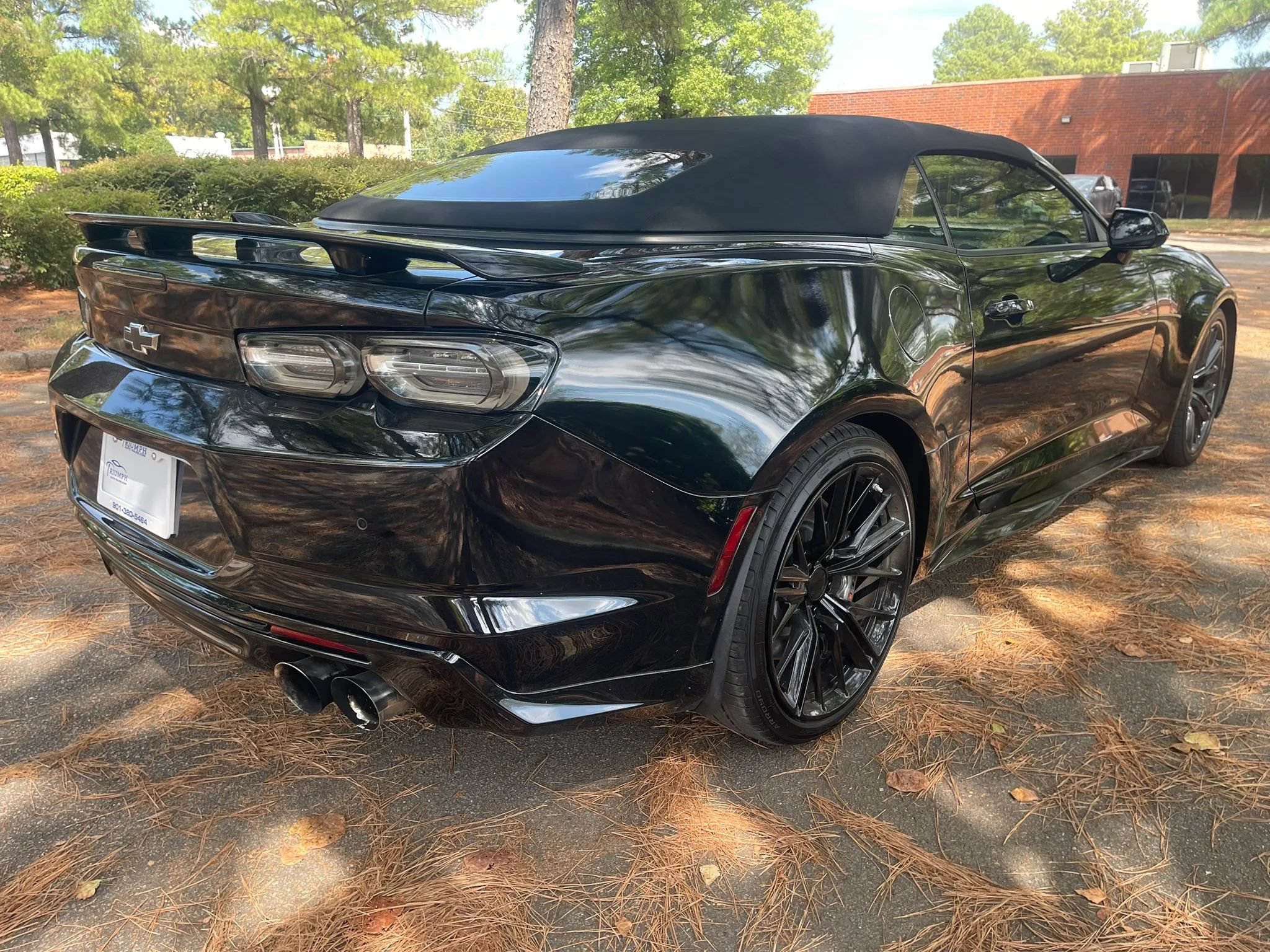 Used 2019 Chevrolet Camaro ZL1 RWD image 7