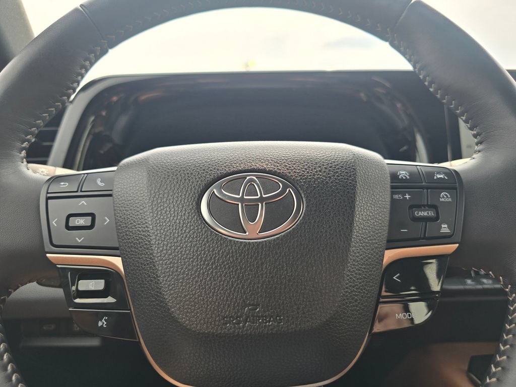 Used 2025 Toyota Crown Signia AWD/4WD image 20